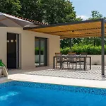 Lakora Holiday home